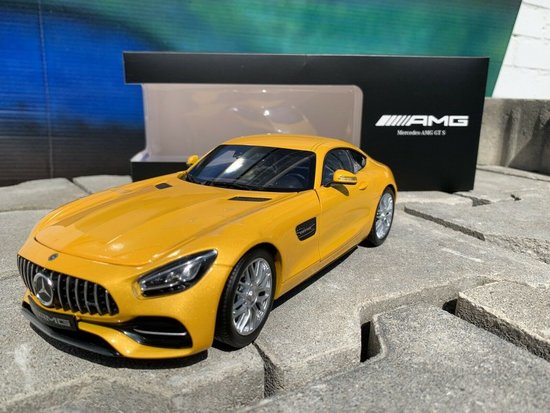MERCEDES BENZ - GT-S AMG V8 BITURBO (C190) 2019